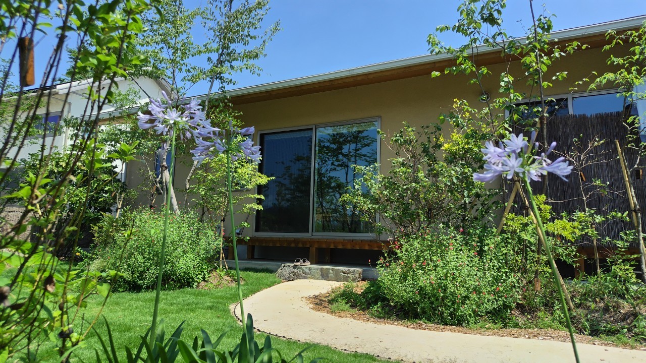 【雑木の庭づくり：神川町M邸】家族で楽しむ 果樹、菜園のある庭の施工事例